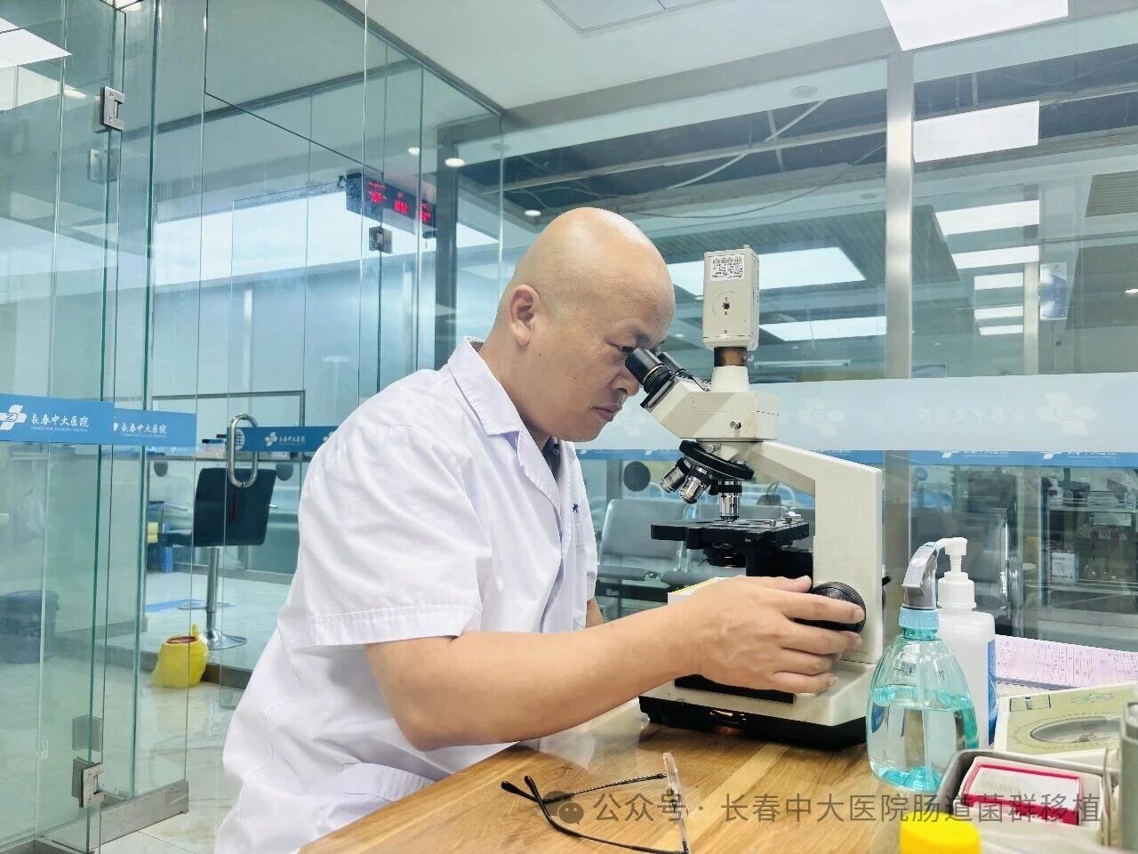 吴忠市|高朋磊医师：左手男科临床，右手肠道菌群移植深入研究